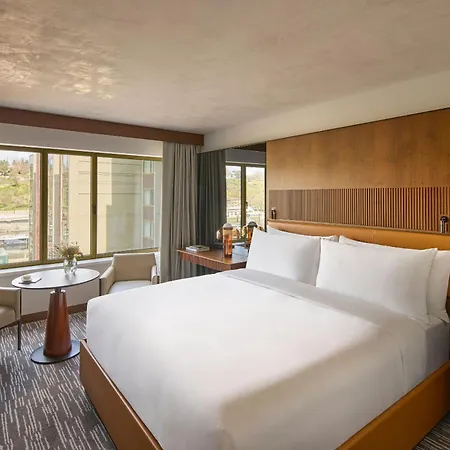 Fairmont Golden 5*