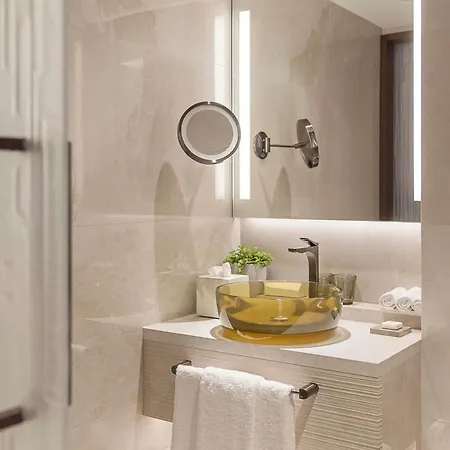 Hotell Fairmont Golden 5*