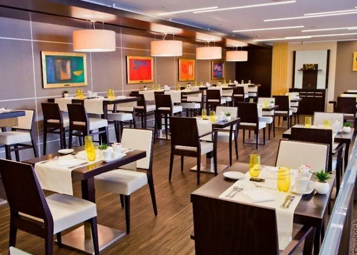 Fairmont Golden Praga