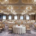 ホテル Fairmont Golden プラハ