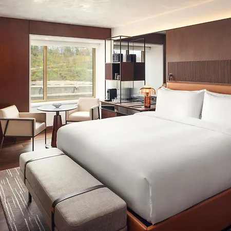 Fairmont Golden Hotel 5*