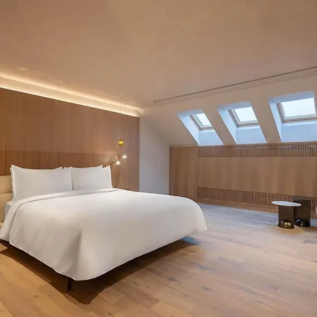 Fairmont Golden 5*