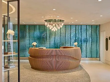 Fairmont Golden Hotel