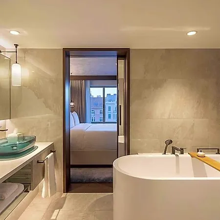 Fairmont Golden 호텔 5*