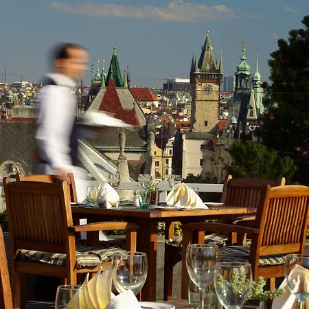 Fairmont Golden 5* Praag