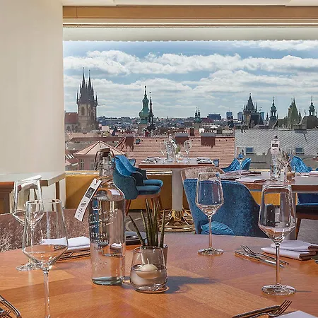 Fairmont Golden Hotel 5*