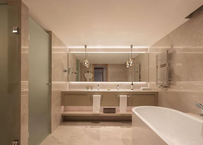 Fairmont Golden 5* Prag