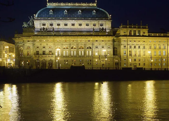 Fairmont Golden 호텔