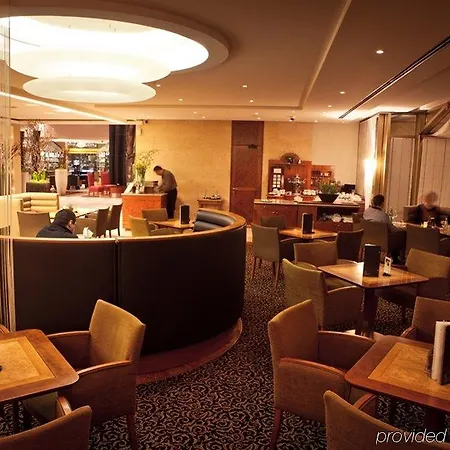 Fairmont Golden 호텔