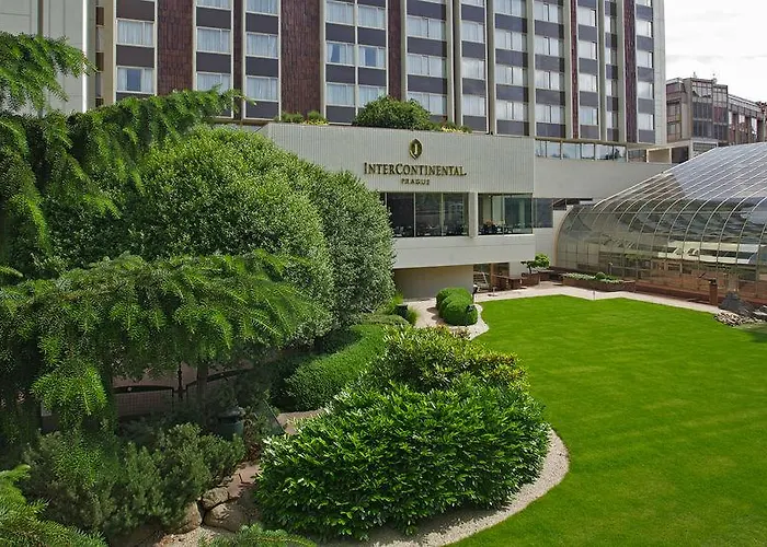 Fairmont Golden 5*