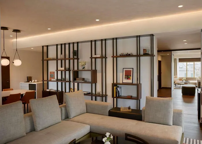 Отель Fairmont Golden 5*