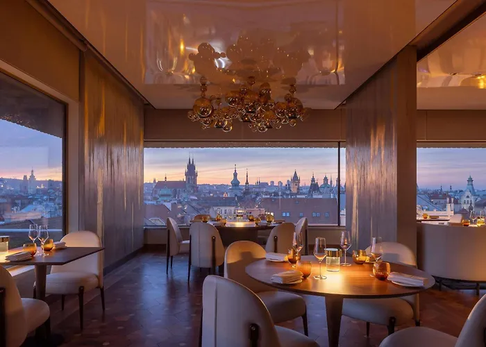 Отель Fairmont Golden Прага